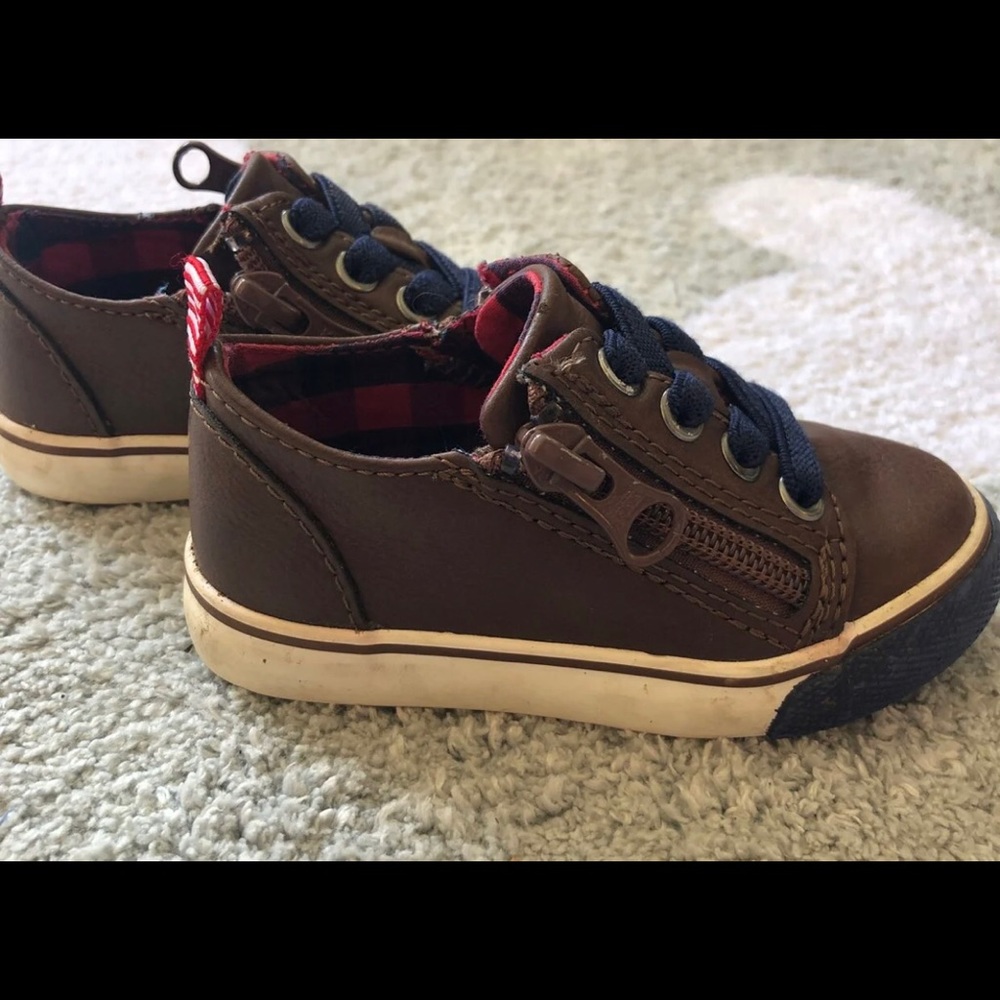 Cat and Jack Toddler Size 5 shoes!